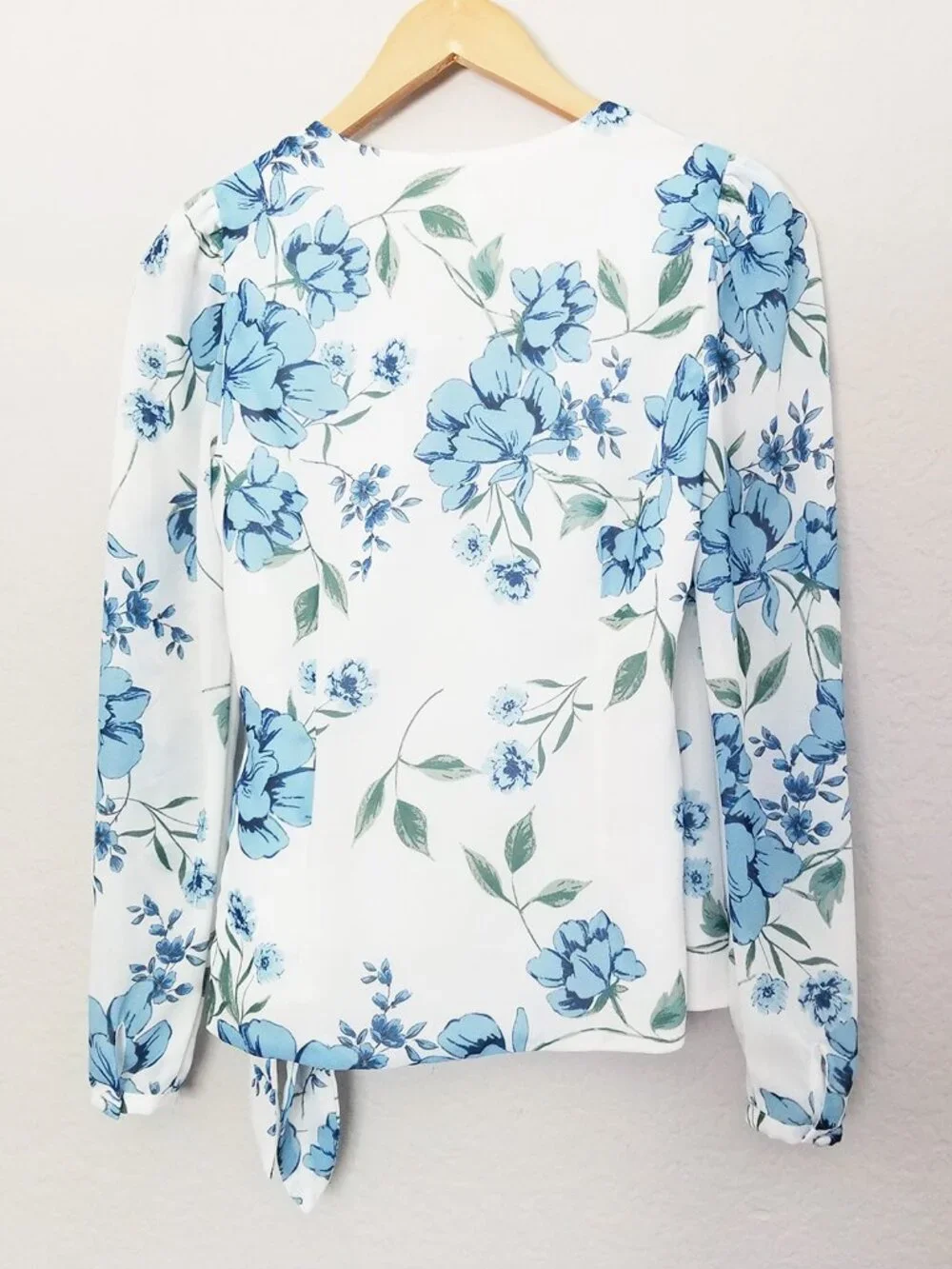 Yumi Kim Kiss And Make Up Wrap Tie Blouse Top S Precious Moments Floral $138